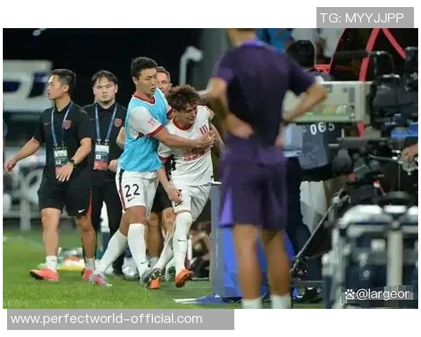 中超激战AC米兰险胜拜仁红牌争议引发全场热议与十大精彩进球回顾